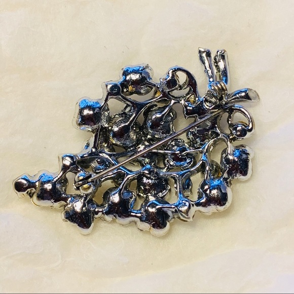 Vintage Flower Grape Brooch with Rhinestones - Picture 4 of 6